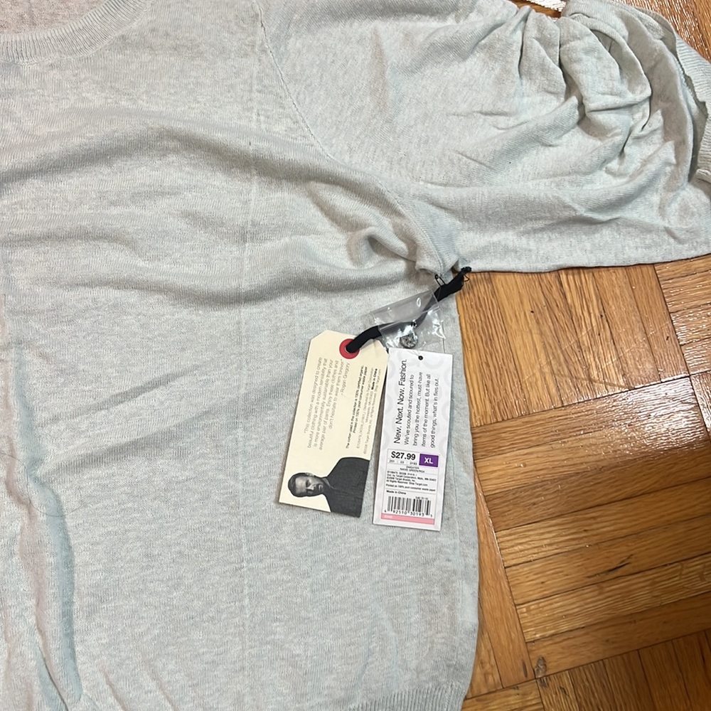 Sweater - Picture 4 of 4